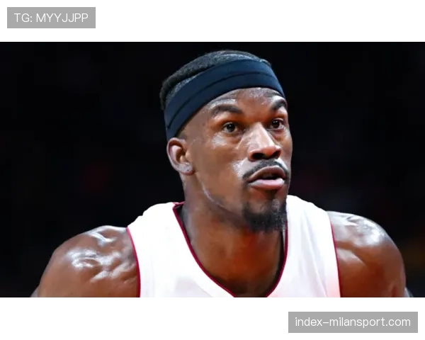 老鹰半场三分雨多点开花手感火热转换进攻高效展现团队实力